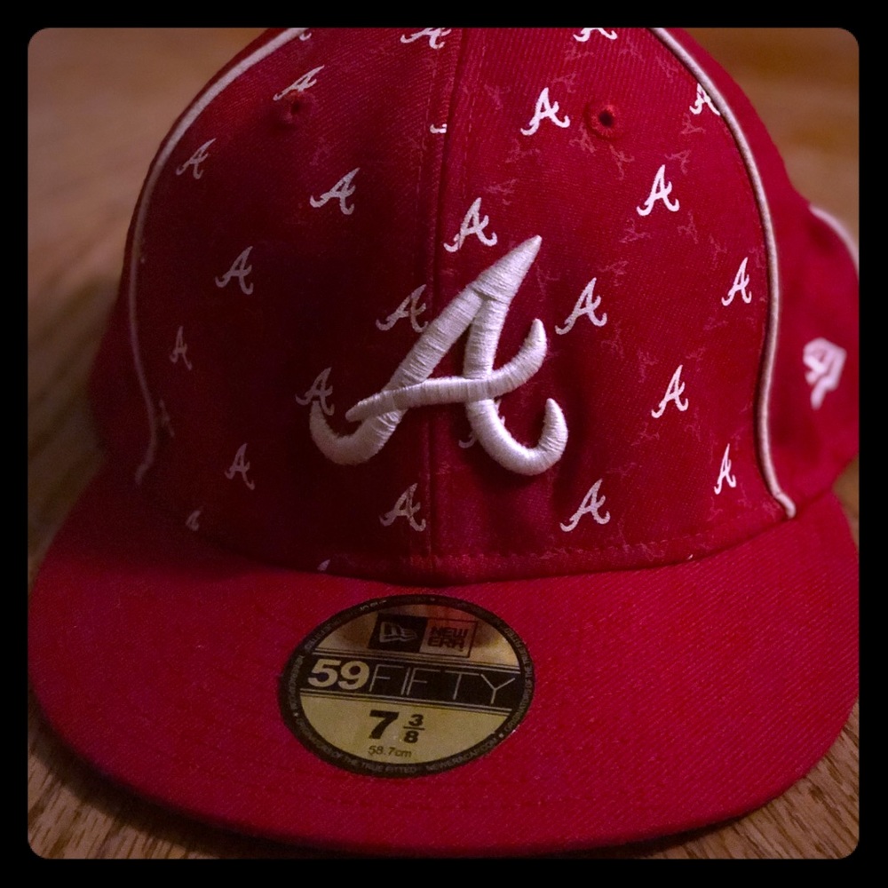 Atlanta Braves cap brand new professional